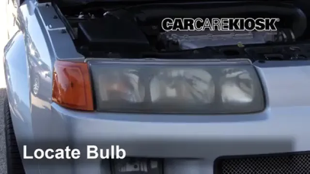 2004 Saturn Vue 3.5L V6 Luces Faro delantero (reemplazar foco)